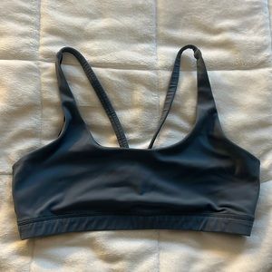 Vuori Sports bra